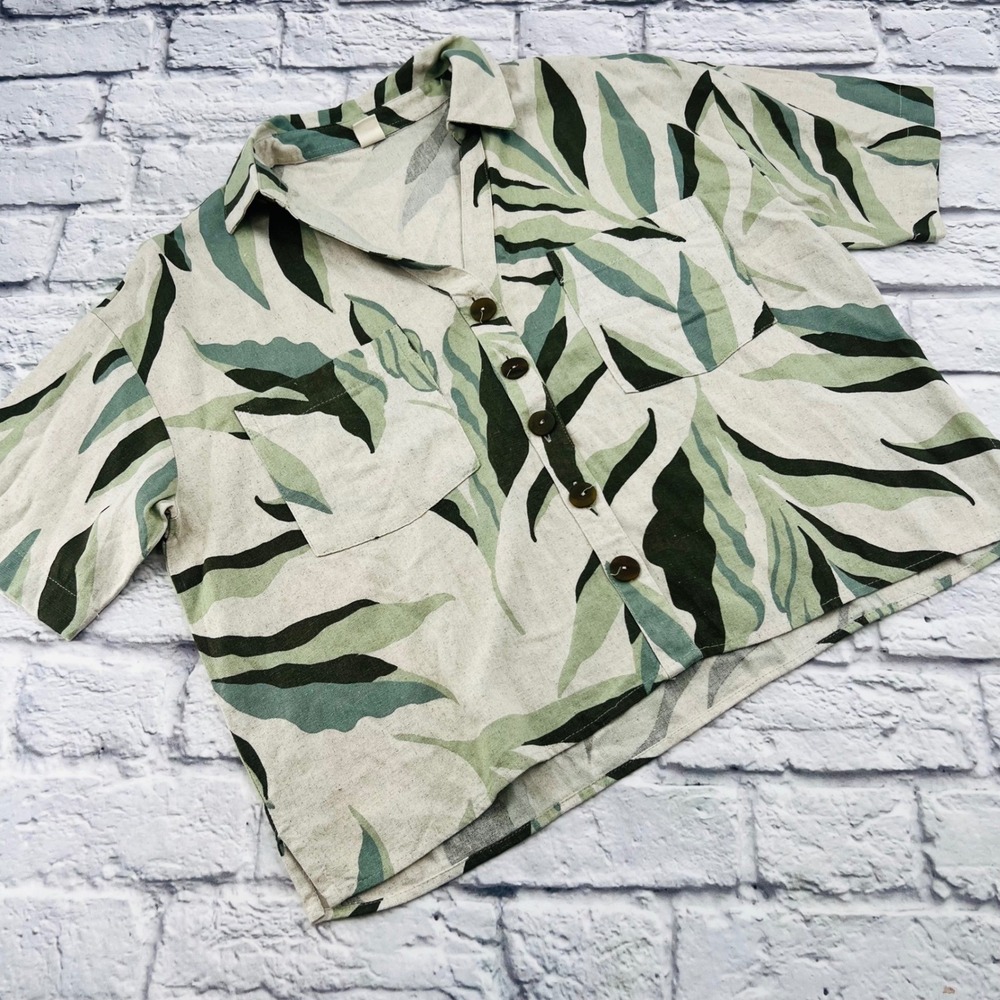 Marfinno Women M Cropped Hawaiian Print Button Up Shirt Cream Green Vacation